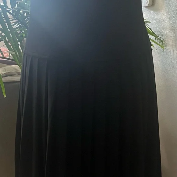 Pleated tennis dress - Picture 7 of 10